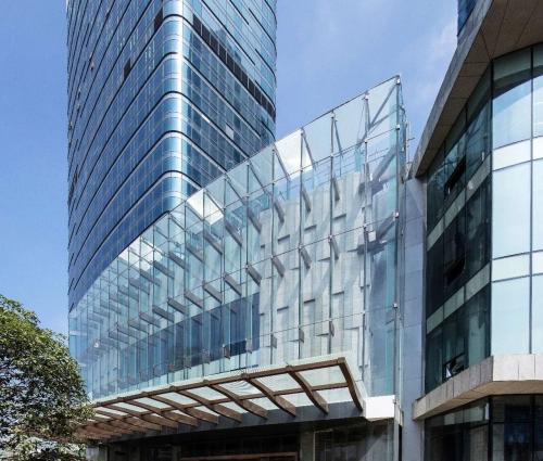 <b> 幕墙玻璃</b>